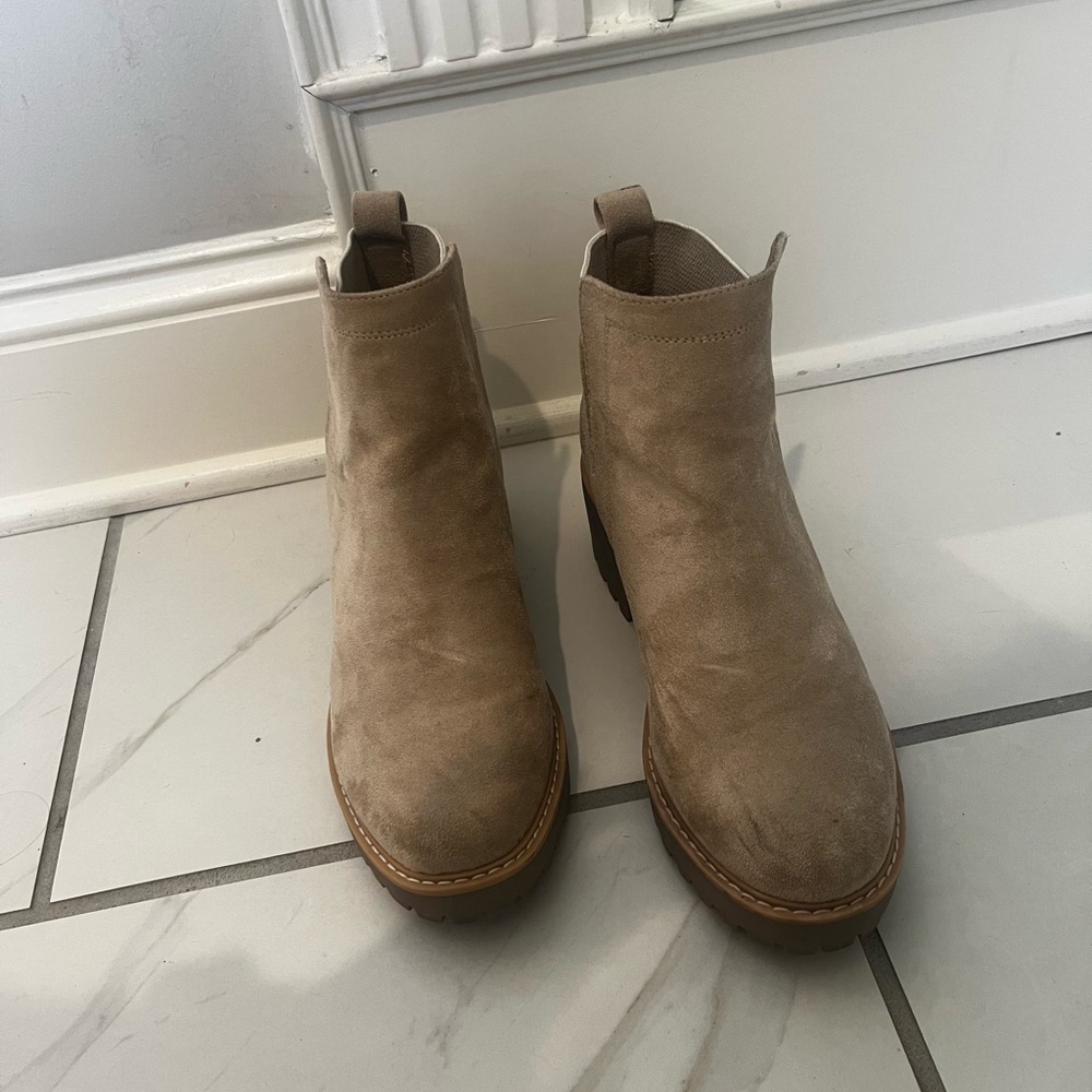 DV by Dolce Vita Tan Ankle Boots
